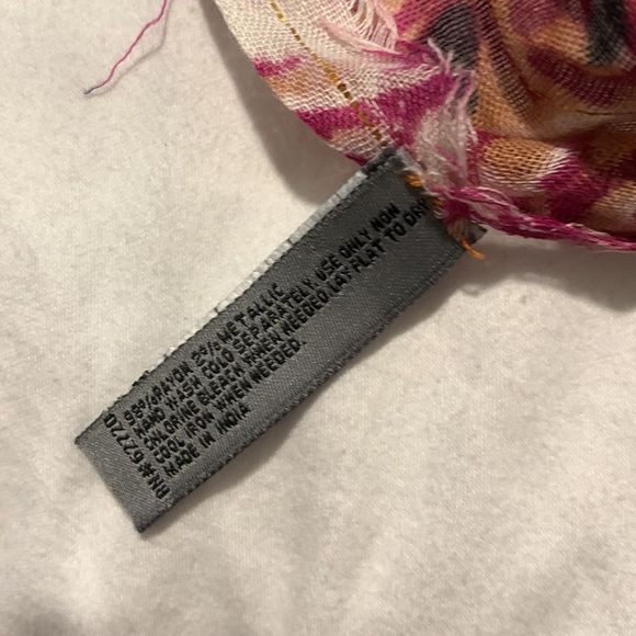 Accessory ST New York Colorful Scarf - Picture 8 of 8